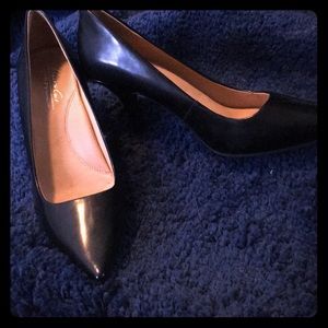 Kenneth Cole black heels